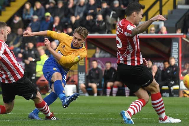 Picture Andrew Roe/AHPIX LTD, Football, EFL Sky Bet League Two, Lincoln City v Mansfield Town, Sincil Bank, 24/11/2018, K.O 3pmMansfield's Danny Rose has a shot on goalAndrew Roe>>>>>>>07826527594