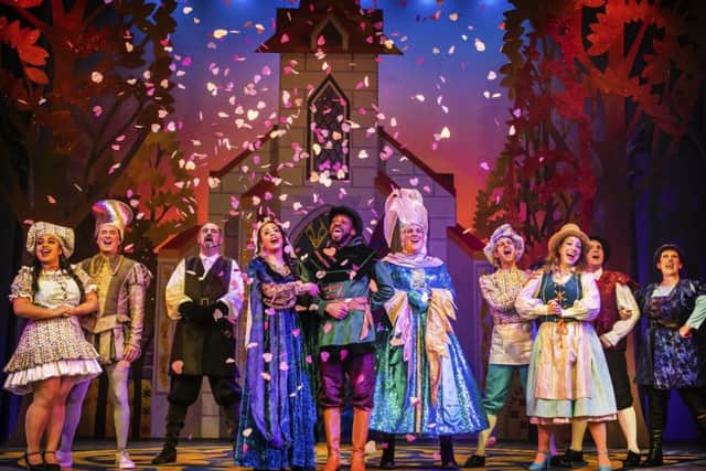 Robin Hood and the Babes in the Wood, Nottingham Playhouse. Photo by Pamela Raith.