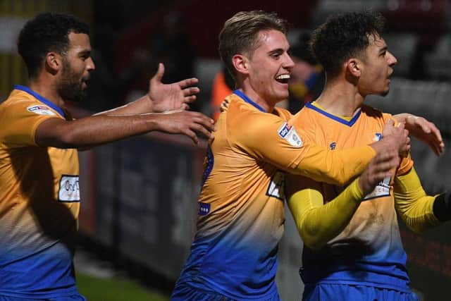 Picture Andrew Roe/AHPIX LTD, Football, EFL Sky Bet League Two, Stevenage v Mansfield Town, The Lamex Stadium, 22/12/2018, K.O 3pm
Mansfield's Tyler Walker (r) celebrates his goal with his team mates
Andrew Roe>>>>>>>07826527594