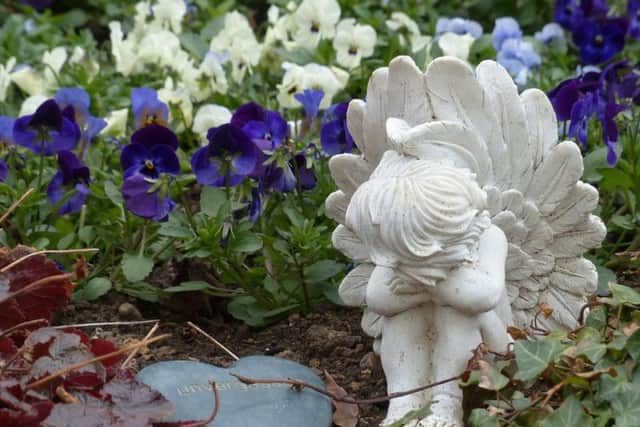 Members of Ollerton and Boughton Town Council vowed to tackle the issue of flowers stolen from graves.