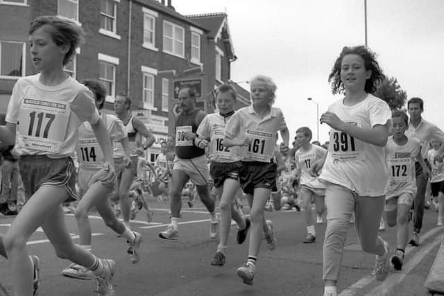 1989: Runners take to the streets for Mansfield Half Marathon. Did you take part in this event?