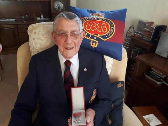 D Day veteran Jim Wain with his Legion d'Honneur medal