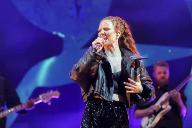 Jess Glynne.