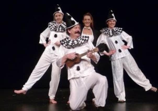 The Merry Roosters Pierrot-troupe.