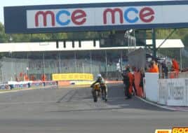 Kyle Ryde trudges back after running out of fuel. Pic courtesy of Double Red