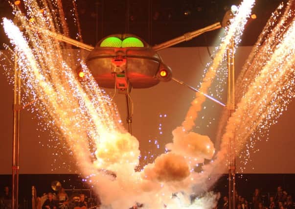 Production Still from 2010-2011 The War Of The Worlds Tour
Photograph By : Roy Smiljanic