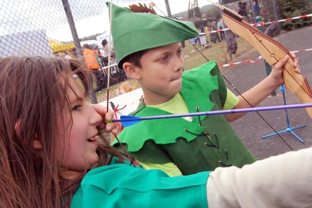 NHUD11-2362-5Bulwell Fun on the Forest.Juliana Kilbourne gets a critical eye cast on her shooting from Bulwell Forester Thomas Watson.