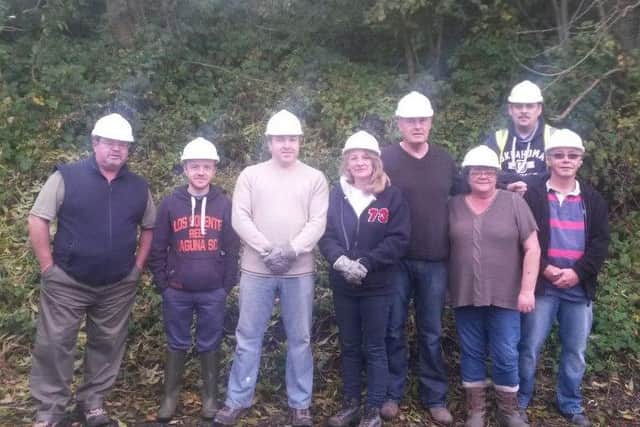 A group of volunteers have cleaned up and restored a Huthwaite beauty spot.