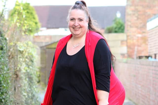 Bolsover singer Davina B has released a single to reach out to girls with low self esteam.