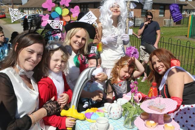 Glapwell Carnival, The Alice in Wonderland float