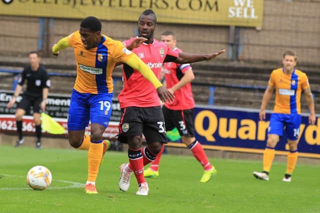 Mansfield Town v Notts County, Saturday October 8th 2016. Mansfield Town player Mitchell Rose in action. Picture: Chris Etchells