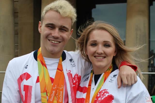Ollie Hynd and Charlotte Henshaw with their medals