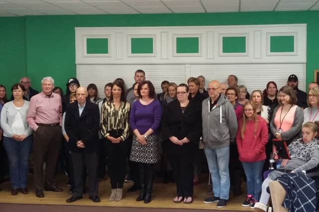 Dozens of residents have met with Ashfield MP Gloria De Piero and Nottinghamshire County Councillor Steve Carroll to raise their concerns about the serious safety issues affecting the A60 by Harlow Wood.More than 40 people gathered at Portland College.
