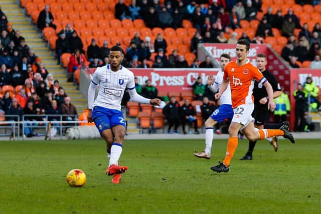Mansfield Town's CJ Hamilton makes the pass - Pic by Chris Holloway