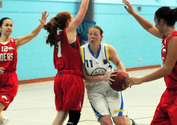 Mansfield Giants' women's team romped to victory, even though captain Alison Bridge was still out injured.