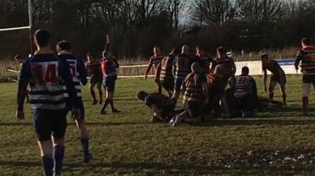 Bruce Arnold scores Mansfield's consolation try.