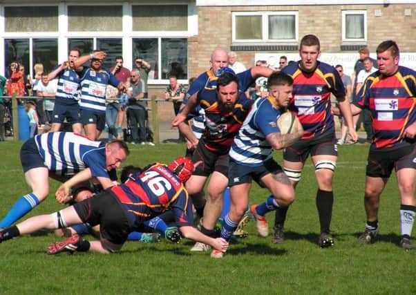 Replacement scrum-half Steve Repton on the run during Mansfields 30-23 victory over local-derby rivals, Ashfield.