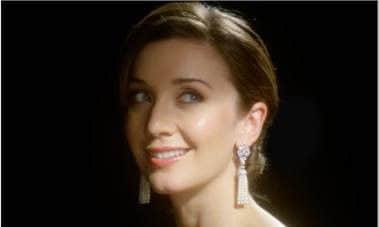 Carly Paoli