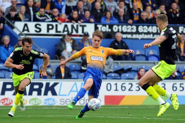 Mansfield Town v Cambridge United.Danny Rose keeps the Cambridge defense on their toes in the second half.