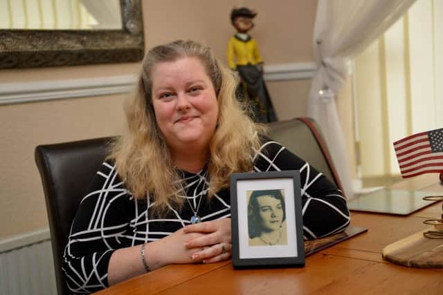Heidi Smith has recently moved to Mansfield from America and is trying to trace a penpal of her late mother Emilie Yvonne Gearhart, Heidi is pictured with a photograph of her Mum