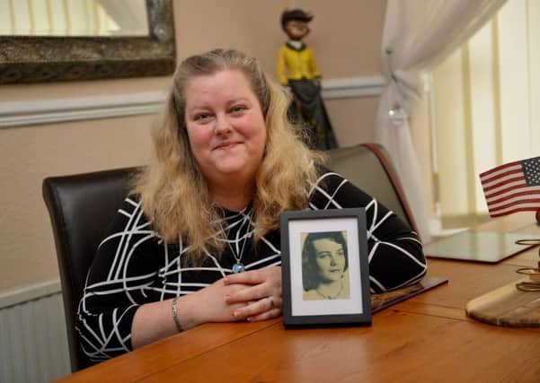 Heidi Smith has recently moved to Mansfield from America and is trying to trace a penpal of her late mother Emilie Yvonne Gearhart, Heidi is pictured with a photograph of her Mum