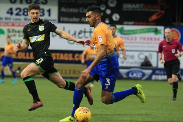 Mal Benning gets forward for Stags. Photo by Chris Etchells.