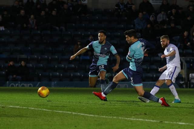 Picture by Gareth Williams/AHPIX.com; Football; Sky Bet League Two; Wycombe Wanderers v Mansfield Town; 30/12/2017 KO 15.00; Adams Park; copyright picture; Howard Roe/AHPIX.com; Alfie Potter fires Mansfield level
