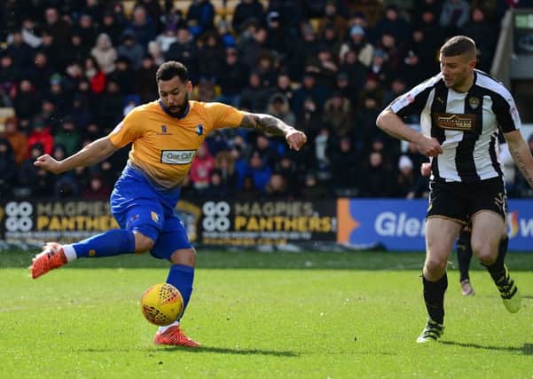 Picture by Howard Roe/AHPIX.com;Football;Skybet; League Two;EFL;
Notts County v Mansfield Town
17/3/2018  KO 1.00 pm; Meadow Lane;
copyright picture;Howard Roe;07973 739229

Stag's Kane Hemmings has a shot at goal
