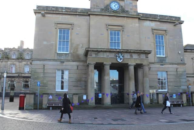 Mansfield's old town hall is to be revamped.