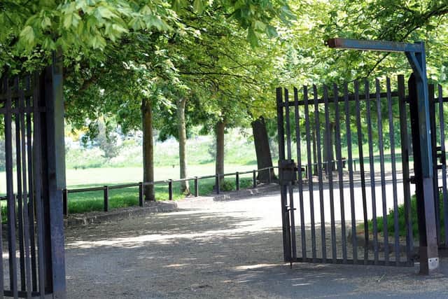 The broken gate off Delamere Drive, Mansfield.